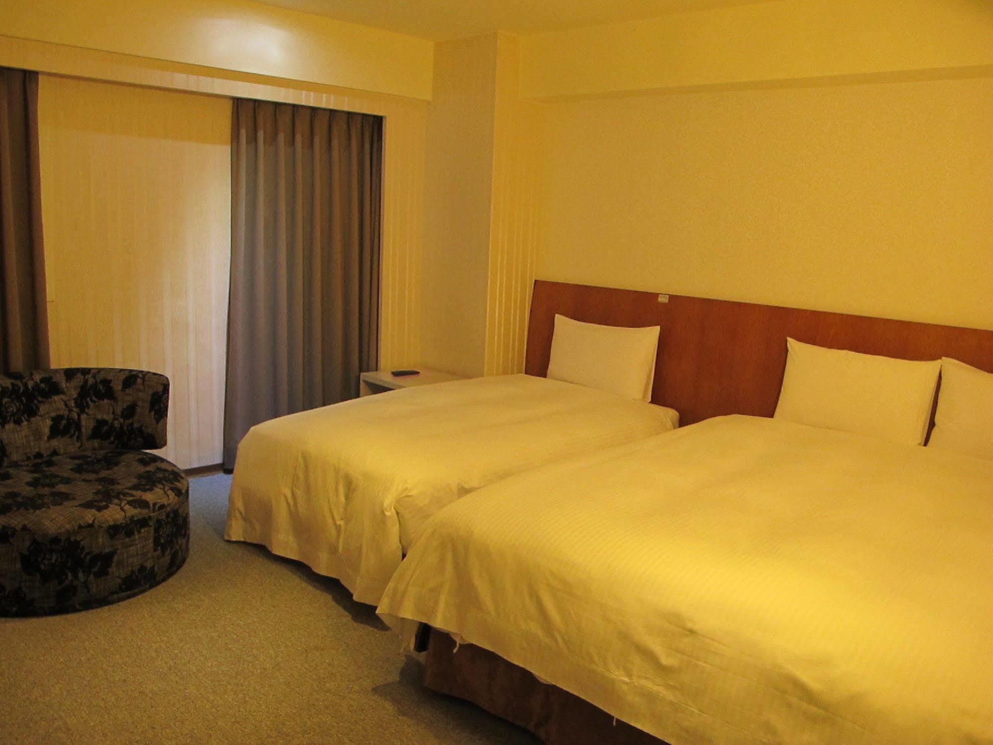Roaders Hotel Dongda Hualien Exterior foto
